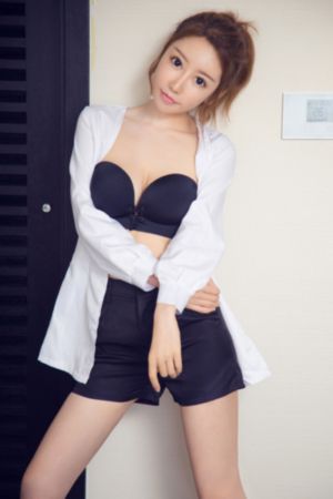 欧美瑜伽睡眠女背心_1080高清迅雷在线观看