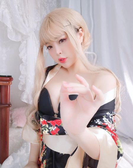 国产偷拍新娘伴娘换衣_剧情片免费观看