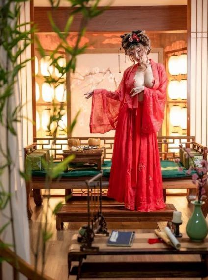 美女裸全身无档图片视频教程_全集在线观看