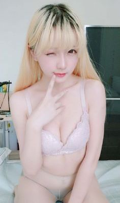 欧美短裙美女_超清高清迅雷在线观看